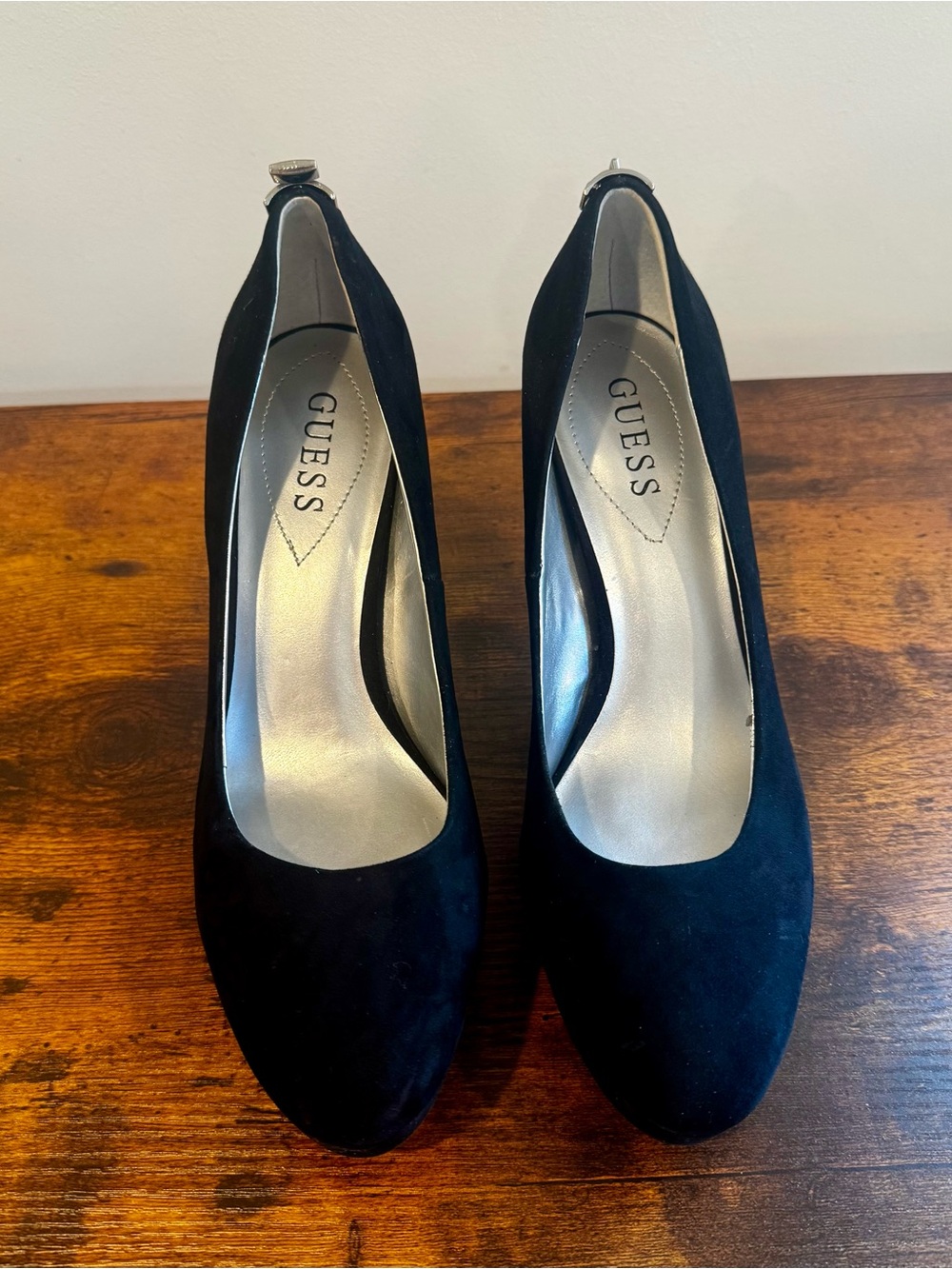 GUESS Black Suede Round-Toe Heels